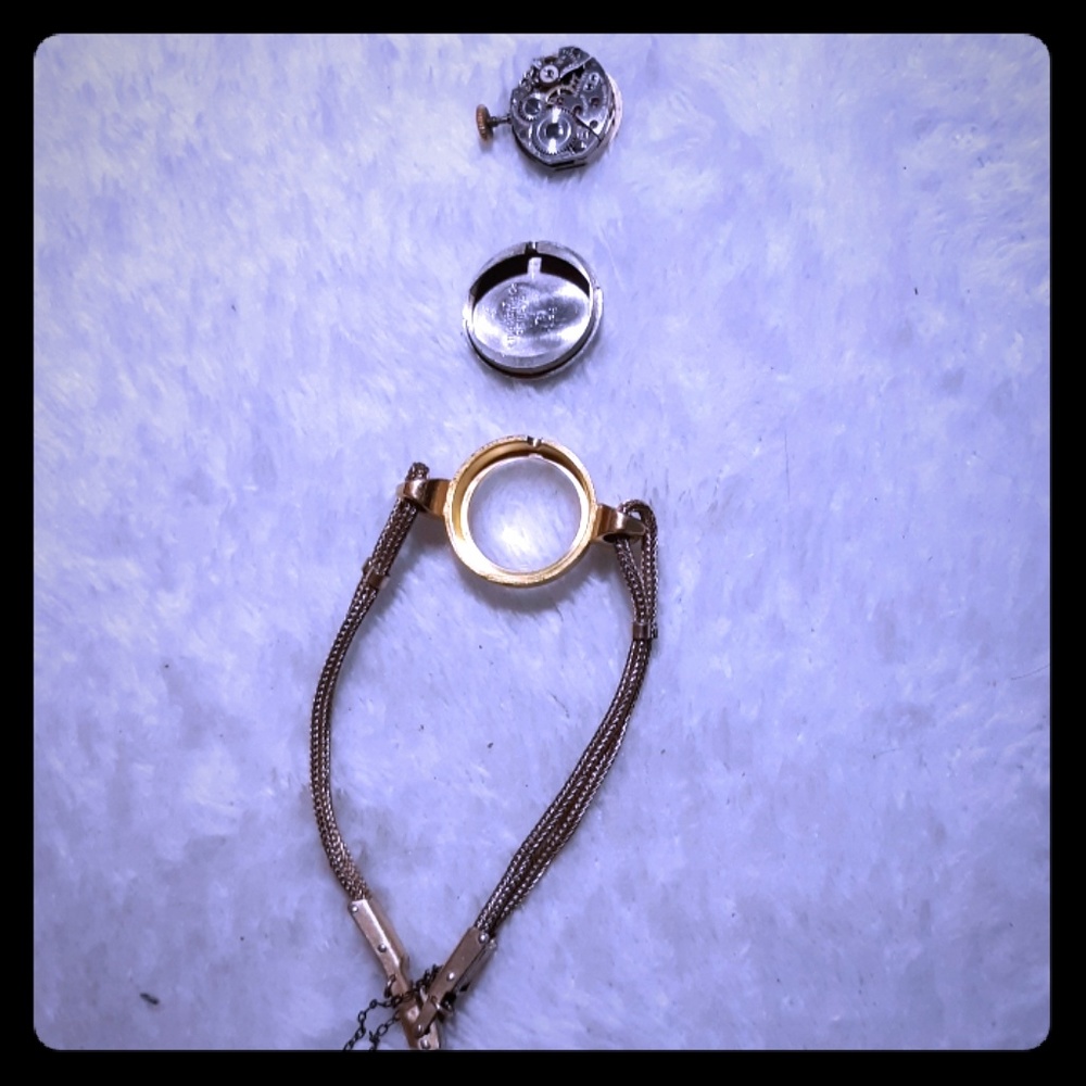 ETNA Swiss 17 jewel ladies wristwatch